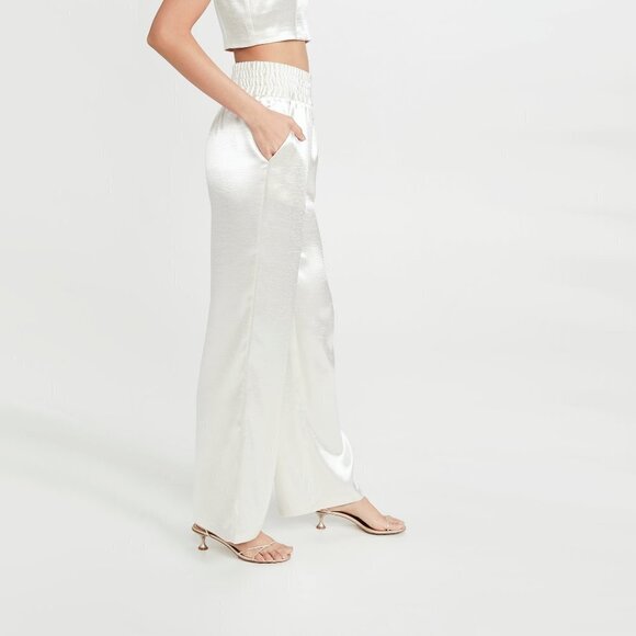 NWT Cinq à Sept ivory shiny wide leg pants, XS - Picture 3 of 16